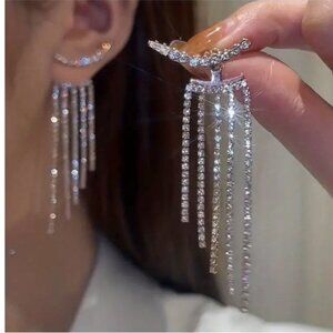 New! Luxurious Dangle Rhinestone Tassel Fashion Silver Earrings
